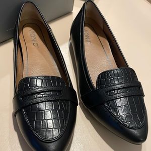 Never worn box included leather vionic black loafers